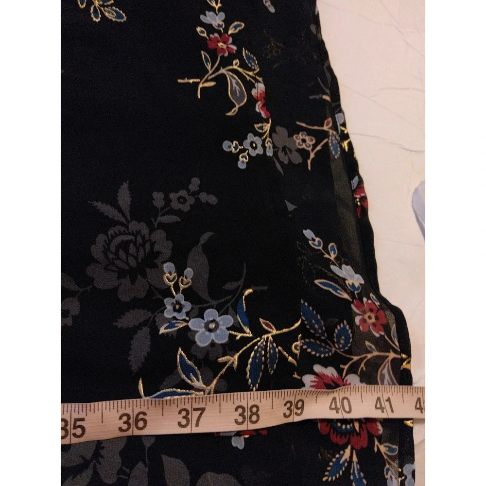 Torrid  Floral Chiffon Maxi Skirt Size 3 Gold Accents Elegant Statement Flowy